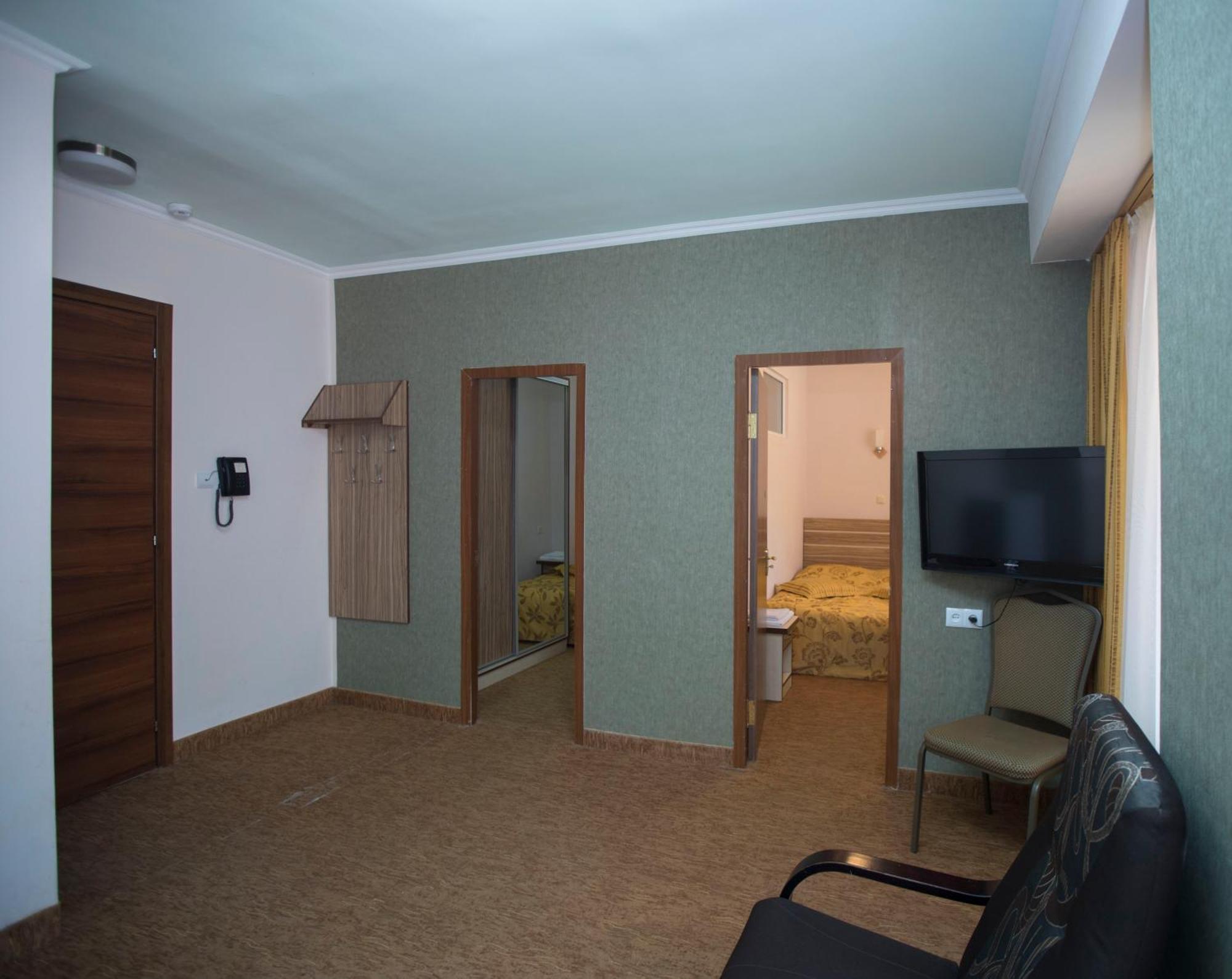 Tsaghkahovit Hotel Cahkadzor Kültér fotó
