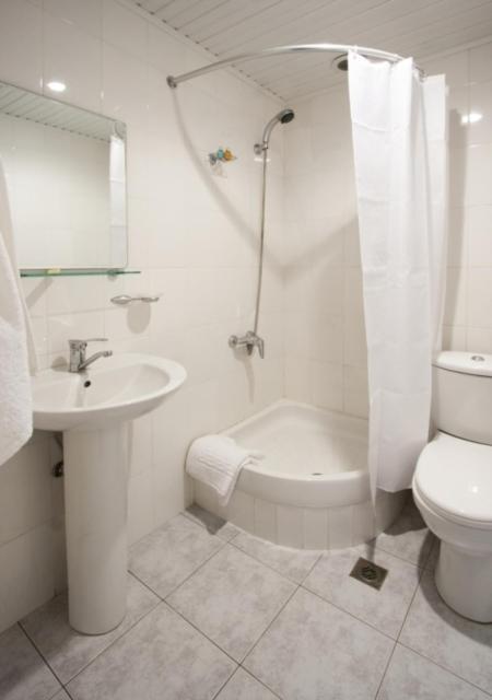 Tsaghkahovit Hotel Cahkadzor Szoba fotó