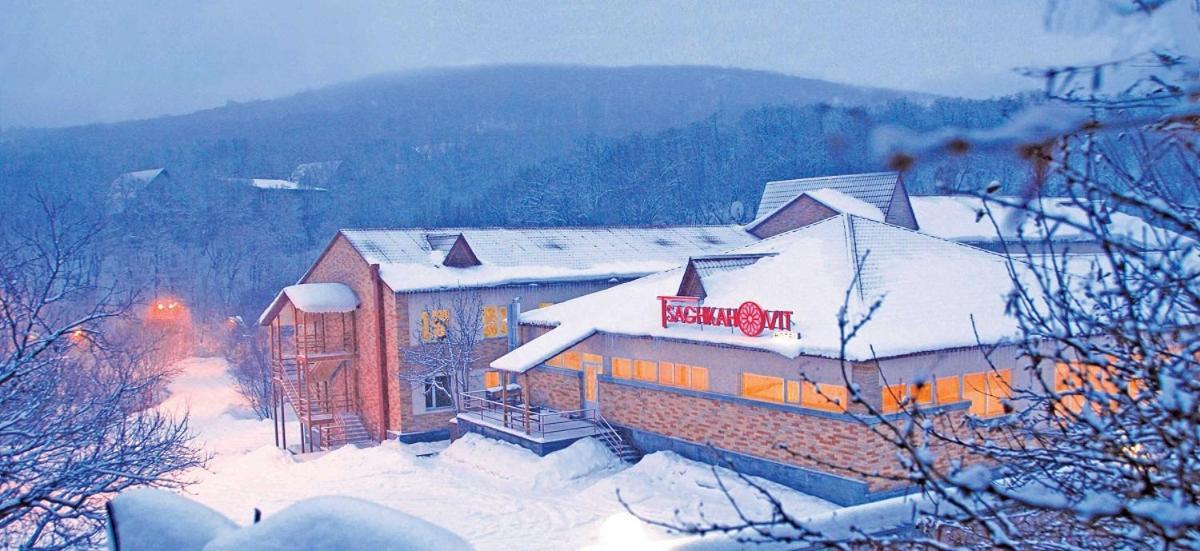 Tsaghkahovit Hotel Cahkadzor Kültér fotó